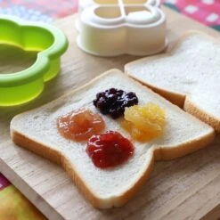 Akebono Clover-Shaped Sandwich Cutter & Sealer -Kitchen Utensils Store AkebonoClover ShapedSandwichCutter Sealer 2 7906f2a0 1233 430c 9533 65fe3b3de44f