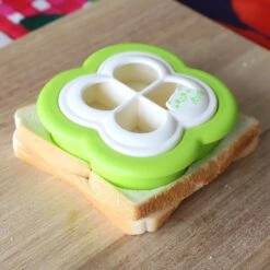 Akebono Clover-Shaped Sandwich Cutter & Sealer -Kitchen Utensils Store AkebonoClover ShapedSandwichCutter Sealer 3 a4ac1b1c dfe5 4ce1 a084 db39d0a34798