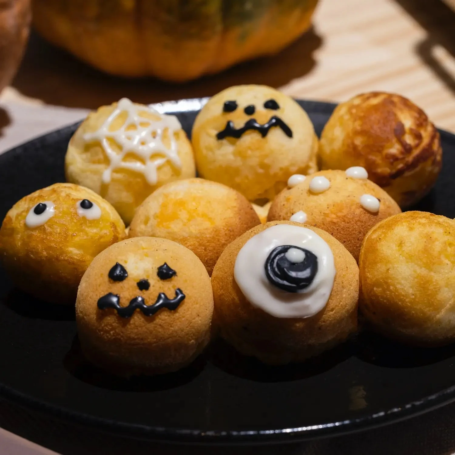 Seieido Cast Iron 16-Ball Takoyaki Pan 6 Seieido Cast Iron 16-Ball Takoyaki Pan - Image 4