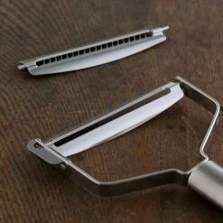 Kai Seki Magoroku Stainless Steel Peeler -Kitchen Utensils Store SekiMagorokuStainlessSteelPeelerDH3301 4 f74a74bd 38fc 4a29 af5e 63009e78d90e
