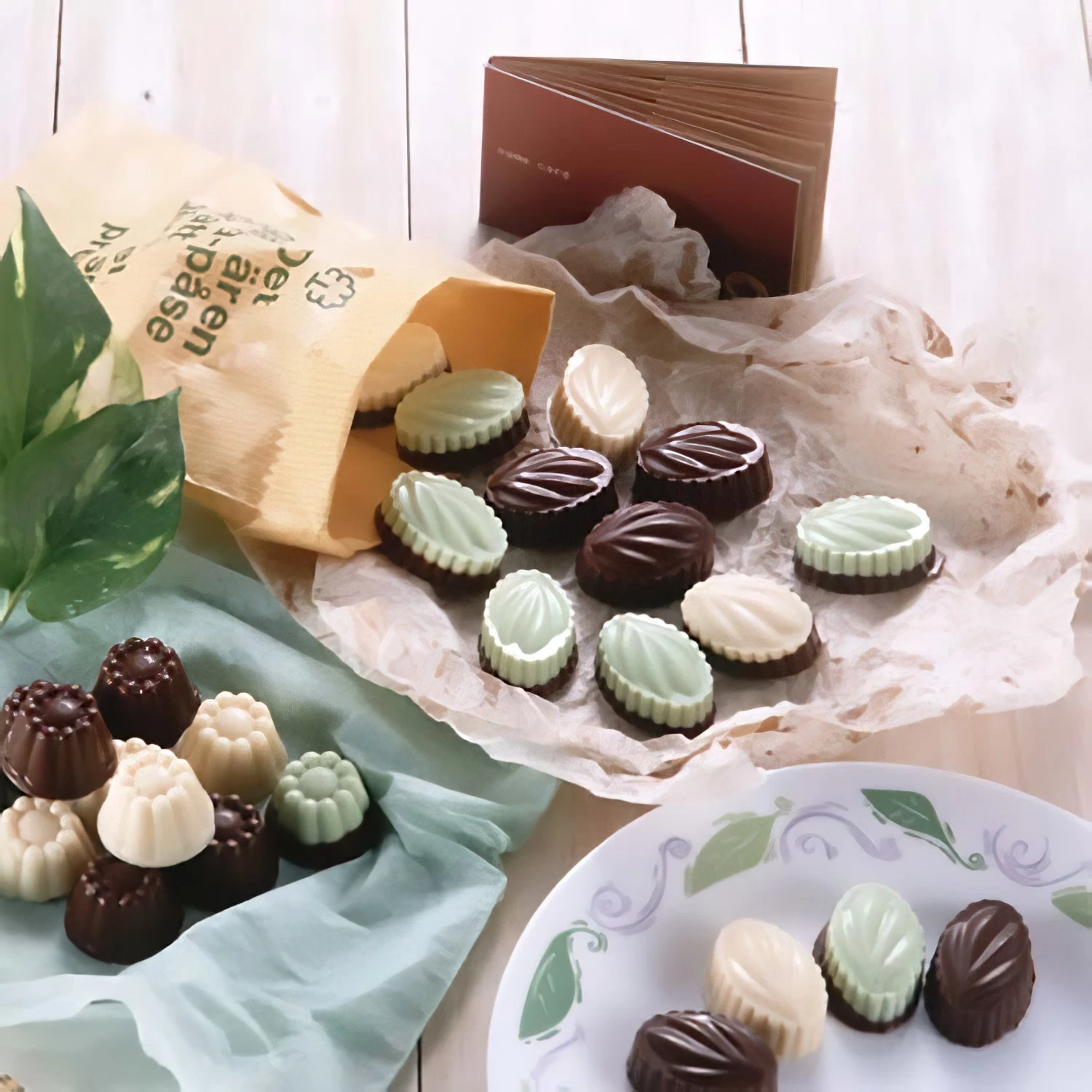 TIGERCROWN ABS Resin Leaf Chocolate Mold 4 TIGERCROWN ABS Resin Leaf Chocolate Mold - Image 2