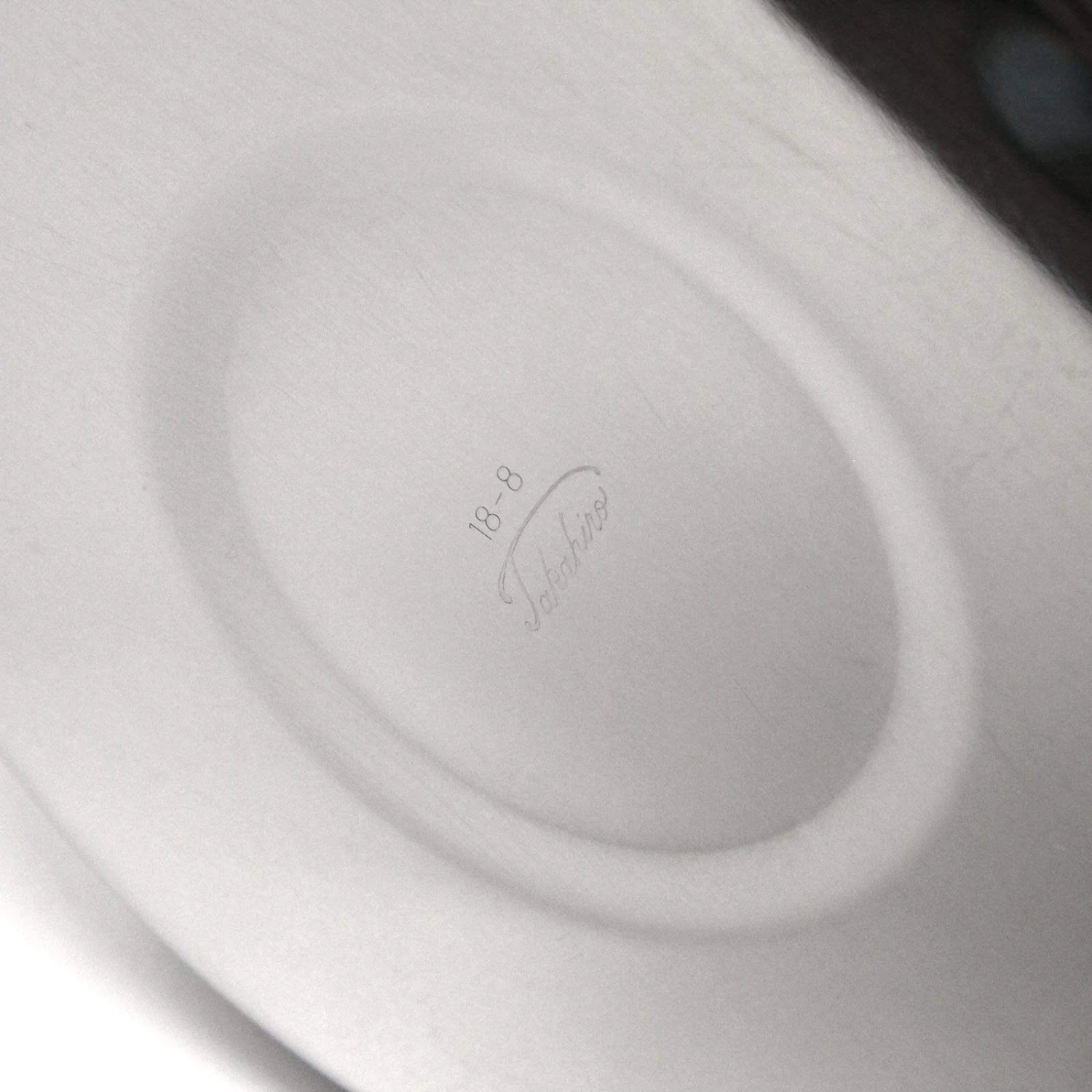 Takahiro Shizuku Pour Over Brewing Induction Kettle 0.9L 6 Takahiro Shizuku Pour Over Brewing Induction Kettle 0.9L - Image 4